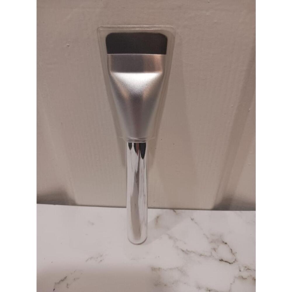Ultra Thin Foundation Brush